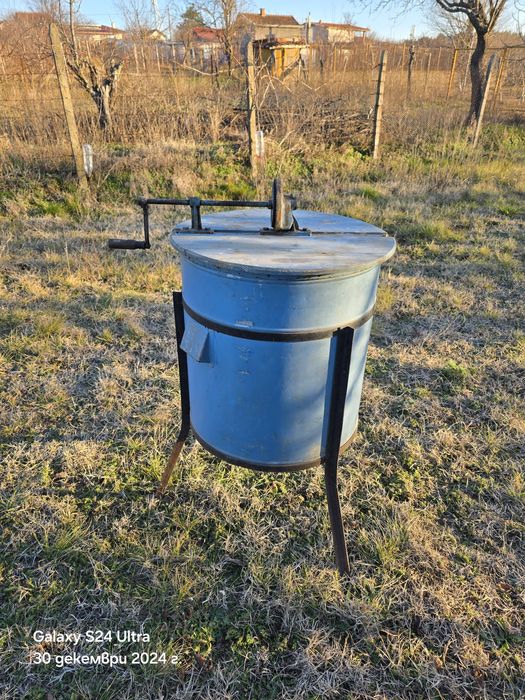 Центрофуга за 4 рамки