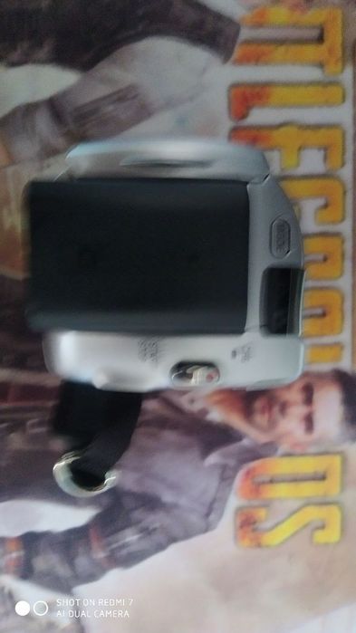 Foto aparat , holati yaxshi ishlatilmagan yangi turibdi  qirilmagan