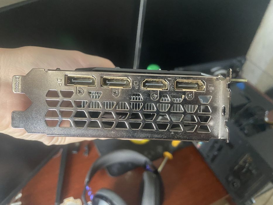 Продам видеокарту GTX1660 GIGABYTE