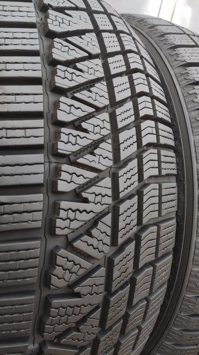 1брой зимна гума  225/60/17 Kumho Winter Craft , SUV, dot23
dot23