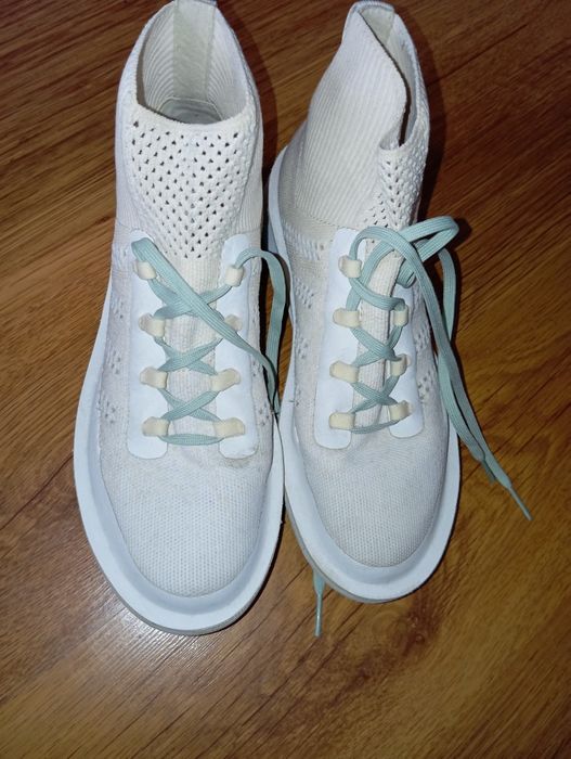 Camper, coccinelle, arkteryx , guess