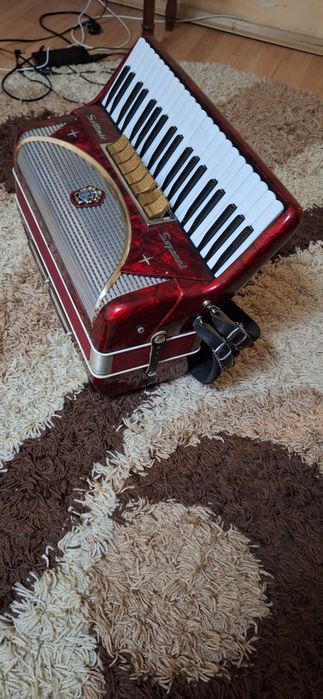 Vând acordeon urgent