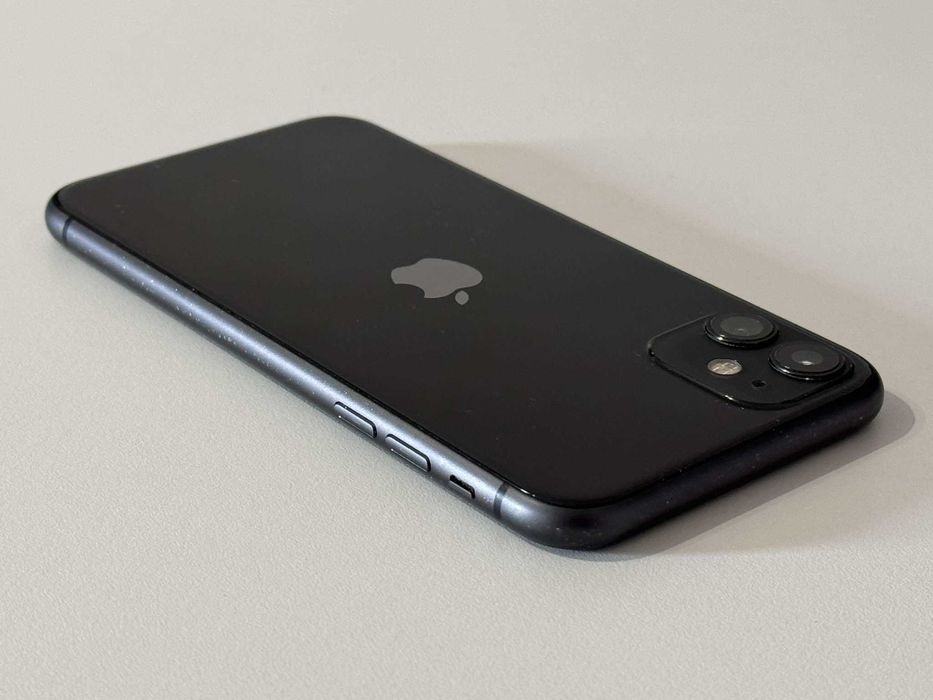 Бартер! iPhone 11 Black (Черен) iCloud