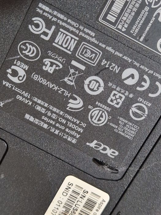 Laptop Acer cu Windows XP perfect funcțional