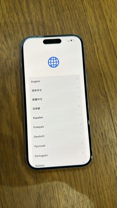 Продавам Iphone 15 128gb