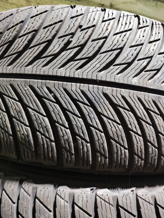 4 бр зимни 235/40/18 Michelin