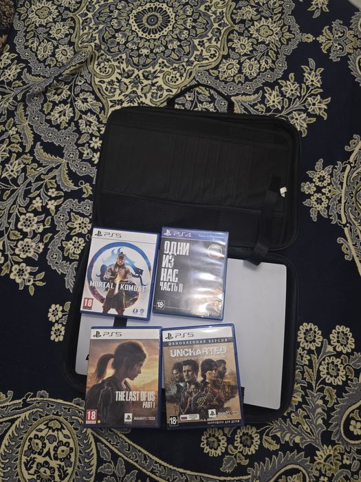 PS5 в полном комплекте