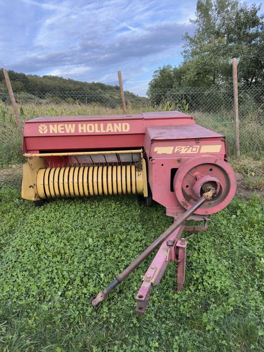 Semanatoare porumb SPC6 si presa balotat NewHolland 270