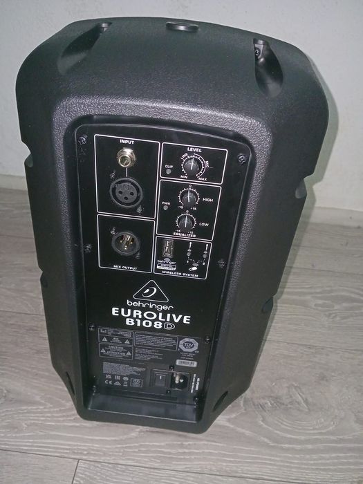 Boxa behringer de 8 inch B108