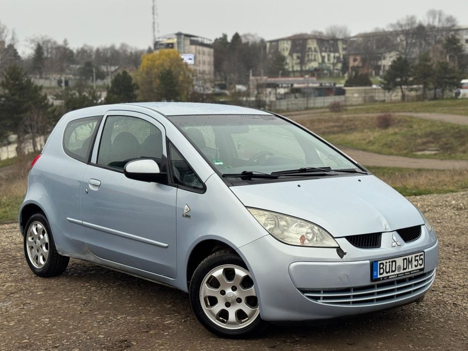 Vând Mitsubishi colt