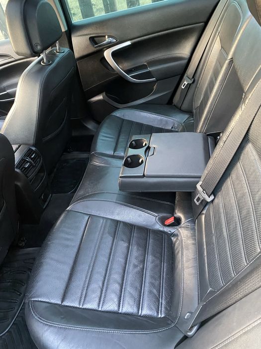 Opel insignia  Sport tourer 2.0  …160 de cai