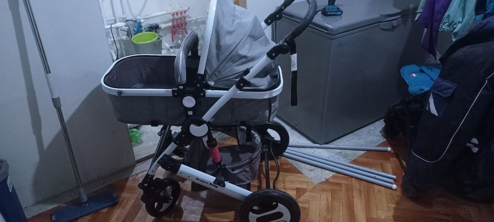Детская коляска б/у прочная