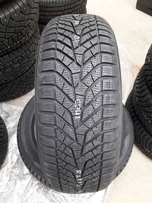 1 Нова зимна гума R18 215/55 Yokohama BluEarth Winter V905 95V