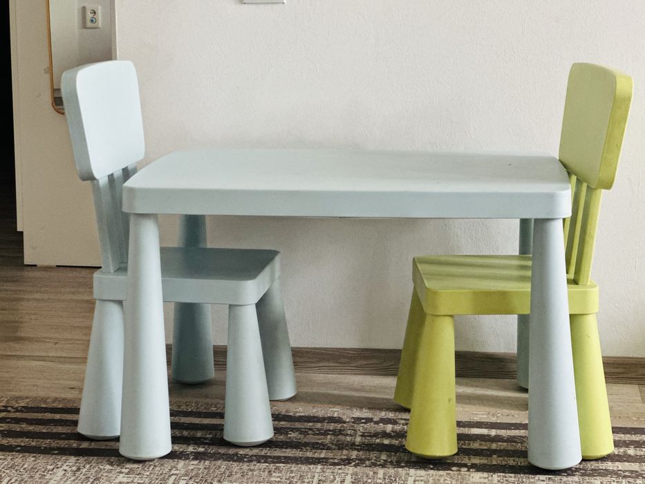 Стол и стулья Ikea