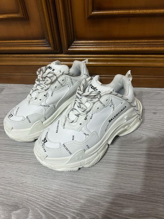 balenciaga triple s