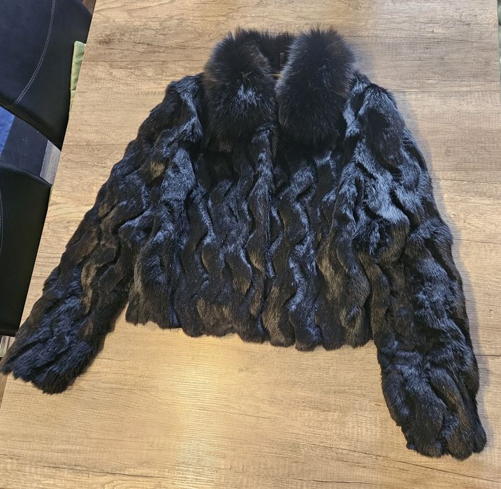 Jacheta  scurta din blana naturala de iepure, neagra 
[5]