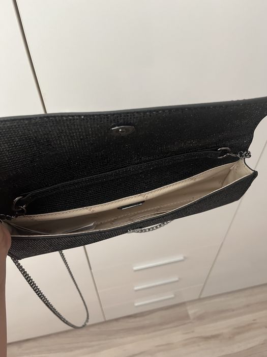 Официална чанта Guess