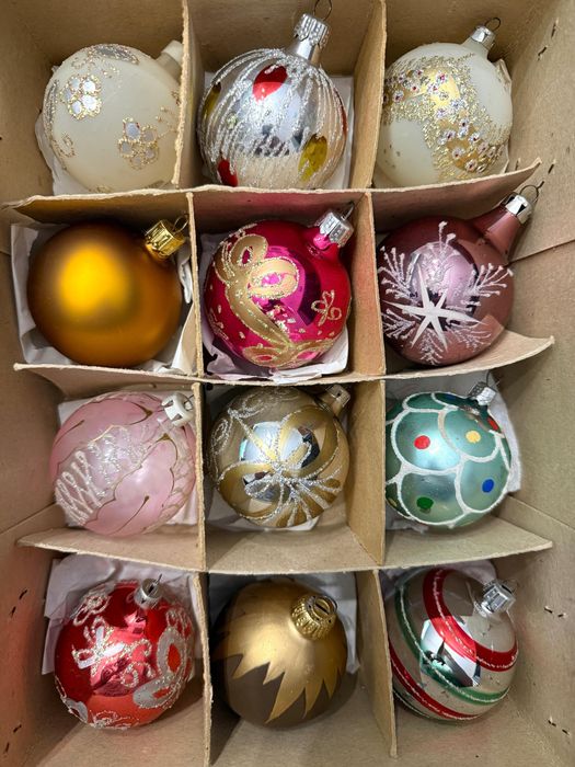 Globuri vechi pentru brad