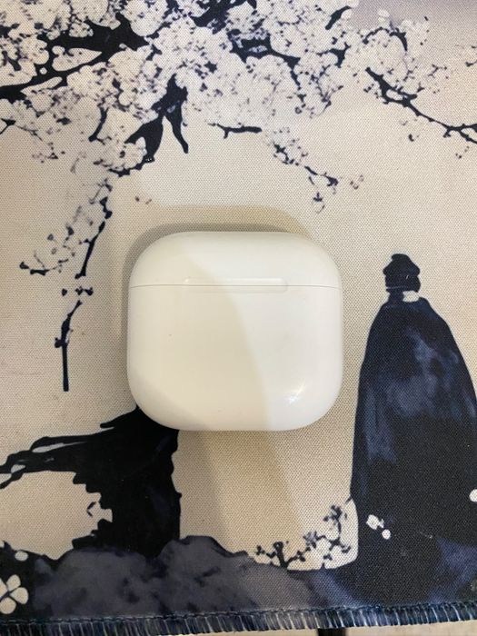 AirPods 4 — оригинал, отличное состояние