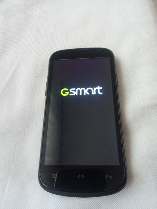 GSM Gsmart Aku1 за ремонт или части