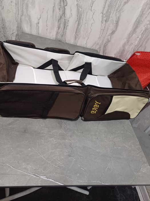 Продаётся фирменный сумка переноска