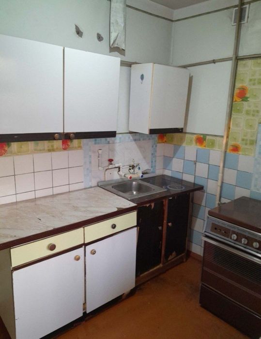 3х комнтная пустая в центре Чирчика на длительный срок