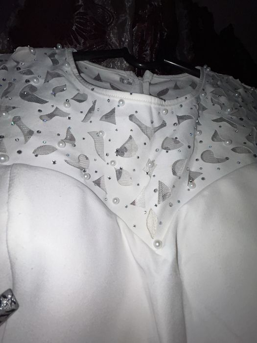 Продам платье белое женское