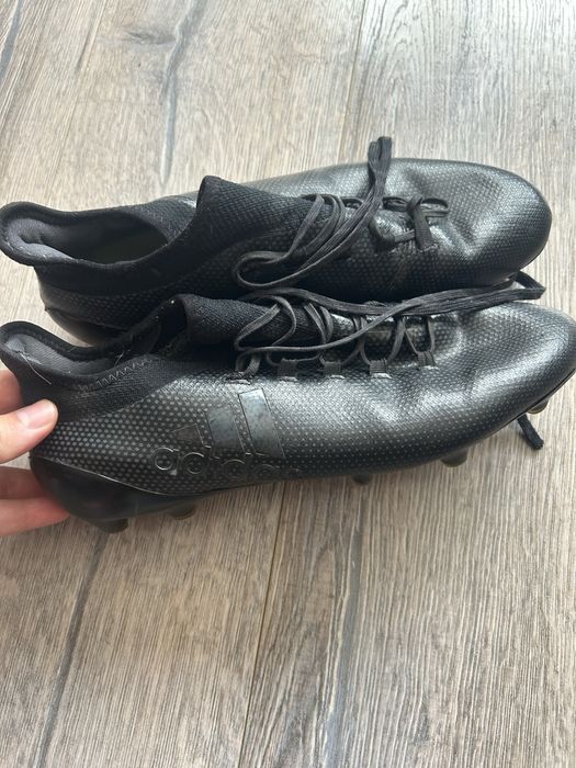 Футболни маратонки и бутонки