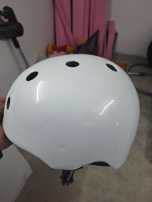 Продавам  оригинални каски Melon.