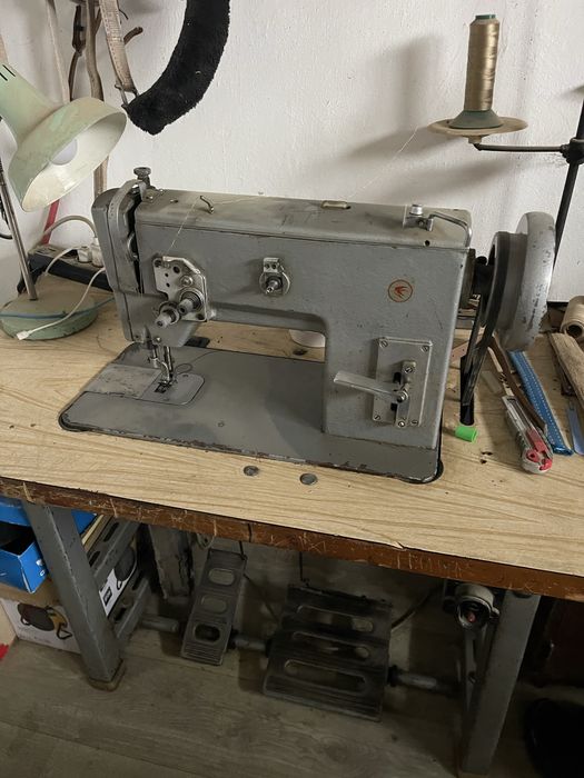 Швейная машина по коже