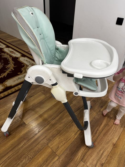 Продам детский столик.