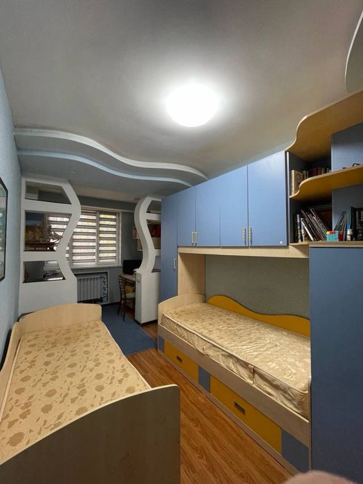 Продаю квартиру метро Ойбек 3 комнатная