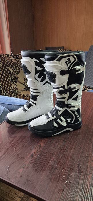 Продам мотоботы Tiger T3