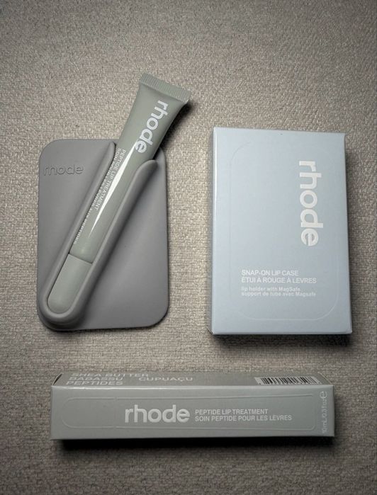 Rhode Snap-On калъф MagSafe за айфон заедно с rhode Lip Tint гланц