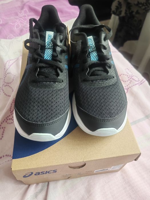 Маратонки Asics 37 номер 23см стелка