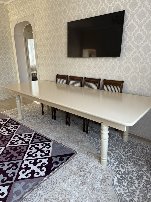 Продам стол в идеальном состоянии