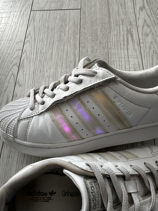 Adidas cu lumini 35