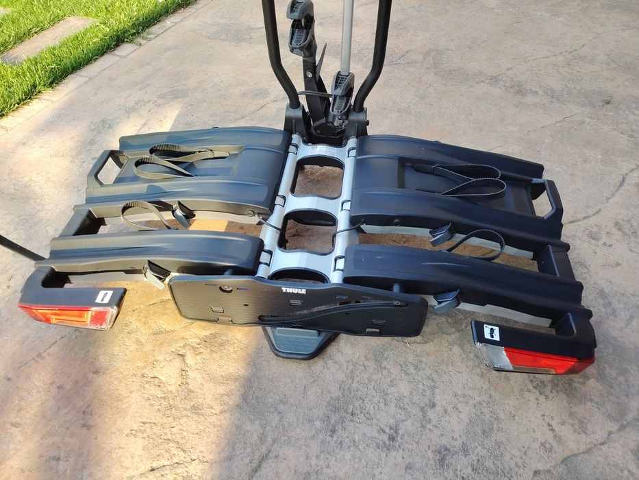 Suport pentru 3 biciclete Thule pe cârlig