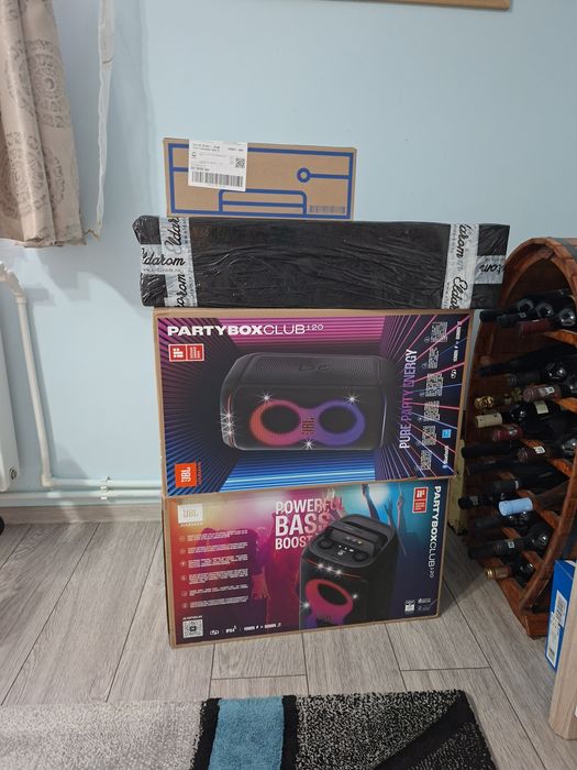 Două  JBL PartyBox Club 120