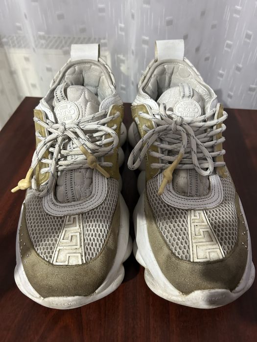 Versace chain reaction