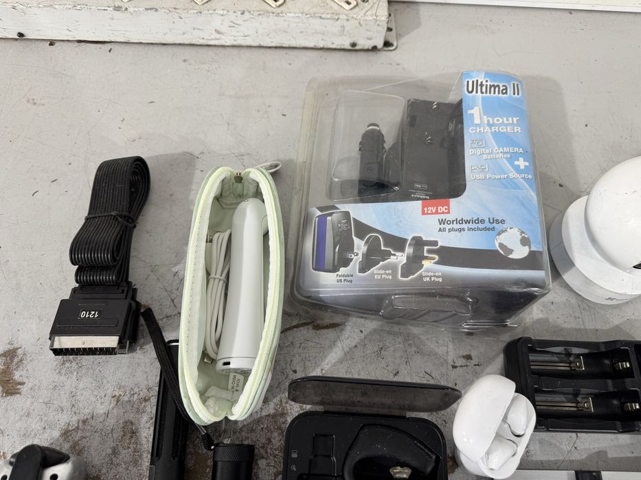 Мишка, фенер , камера и др - Лот Б-9