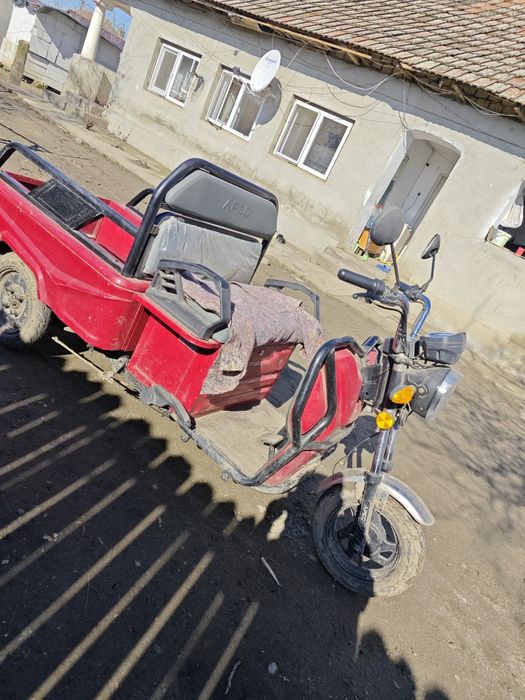 Vând tricicletă Apec ca-nouă