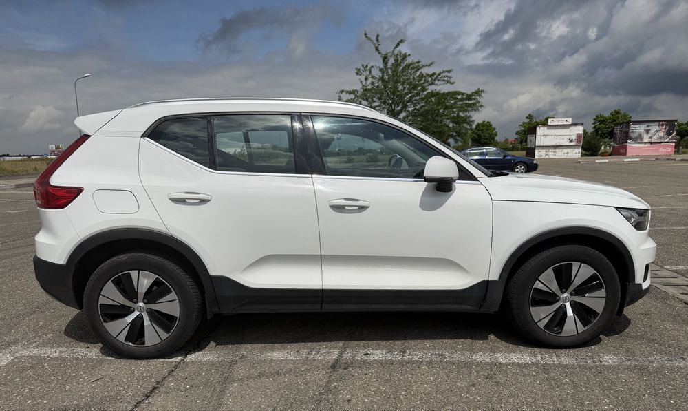 VOLVO XC40 2021 — imagine 3