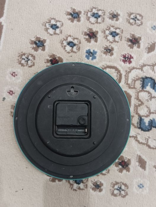 Настенные часы отличном состояние