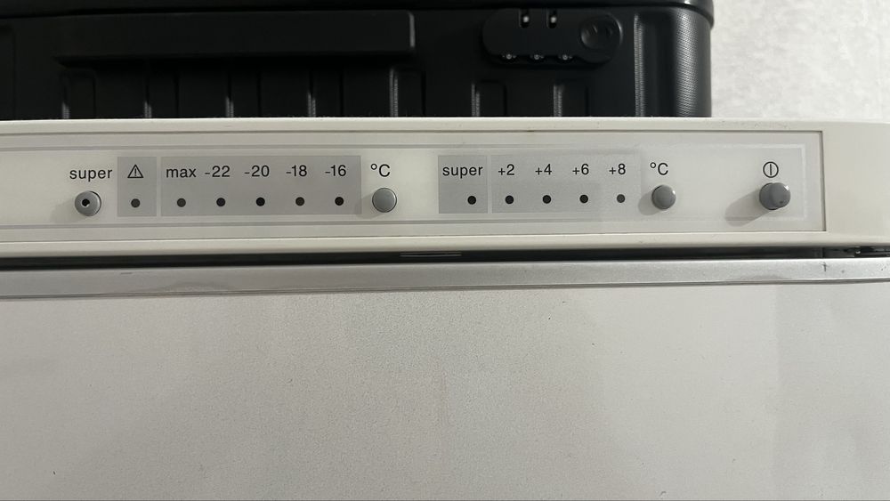 Продам Холодильник на запчасти