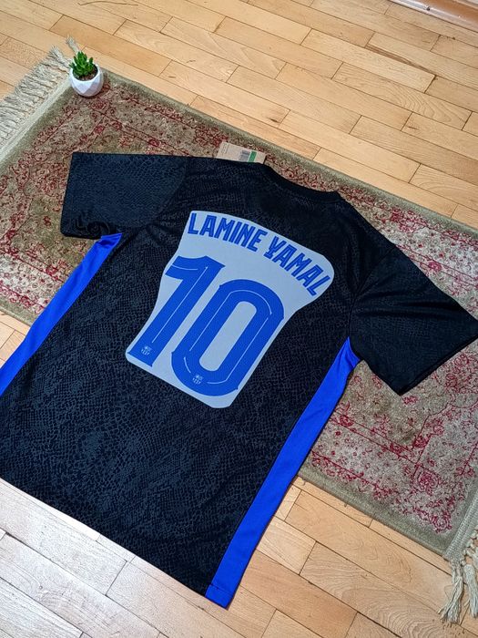 Tricou F.C.B negru cu mov