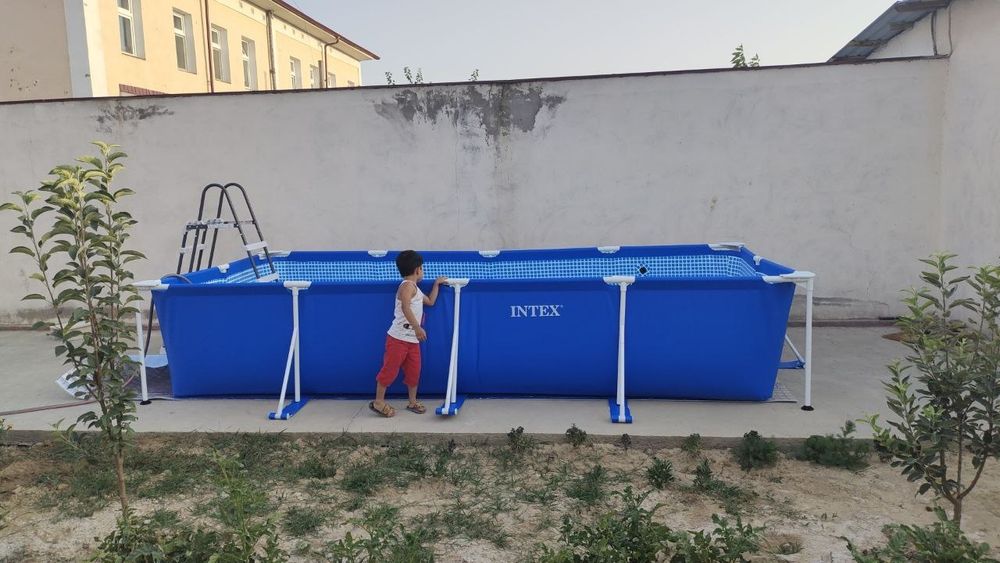 Бассейн intex ..