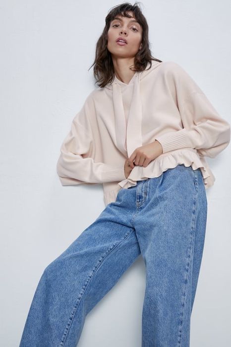 Pulover Zara cu gluga si volanas