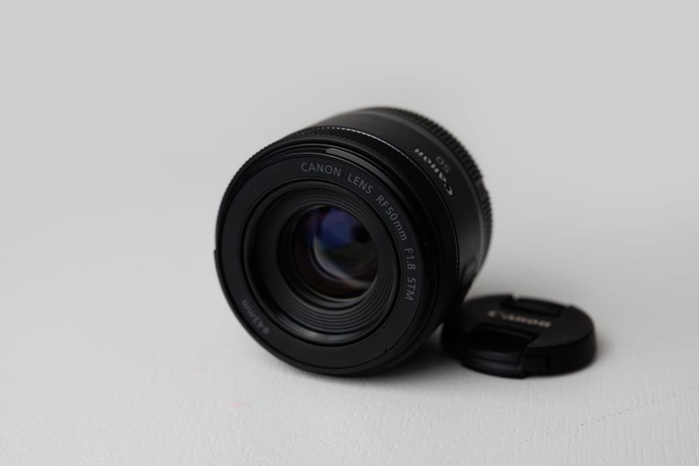 Обектив Canon RF 50 1.8