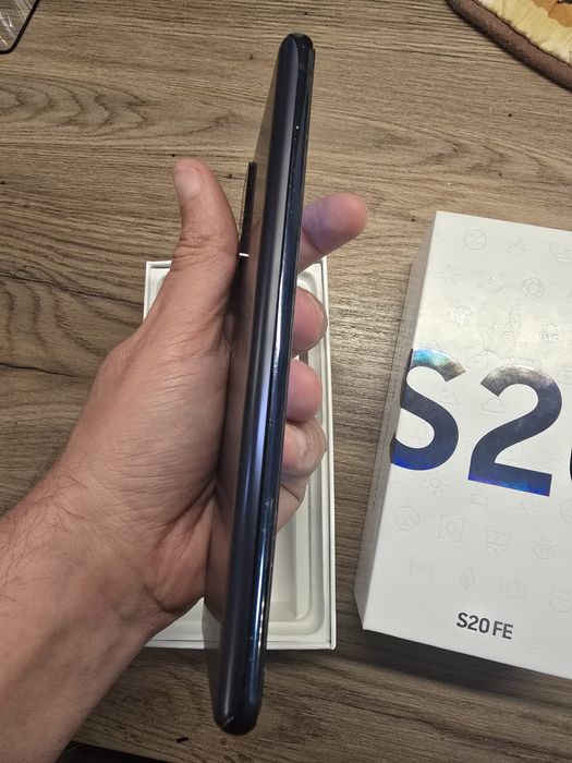 Samsung S20 Fe - 128gb - 8gb Ram - impecabil, la cutie